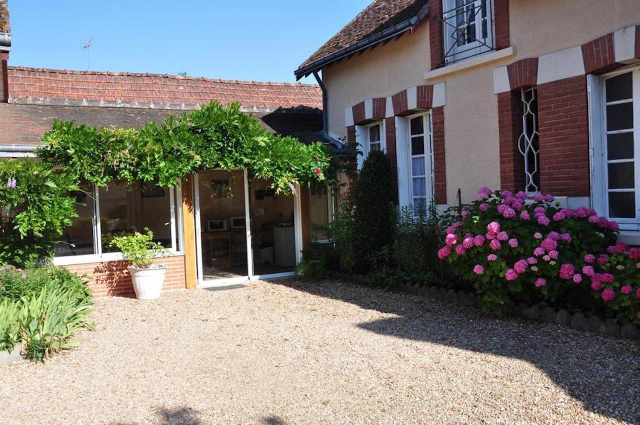 Hotel La Petite Tuilerie Villefranche-sur-Cher Esterno foto